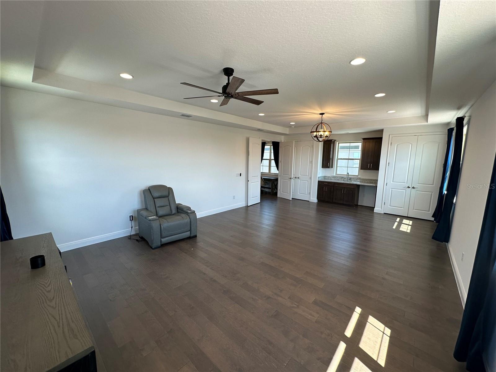 Image 19 of 26 For 8106 Mabury Lane