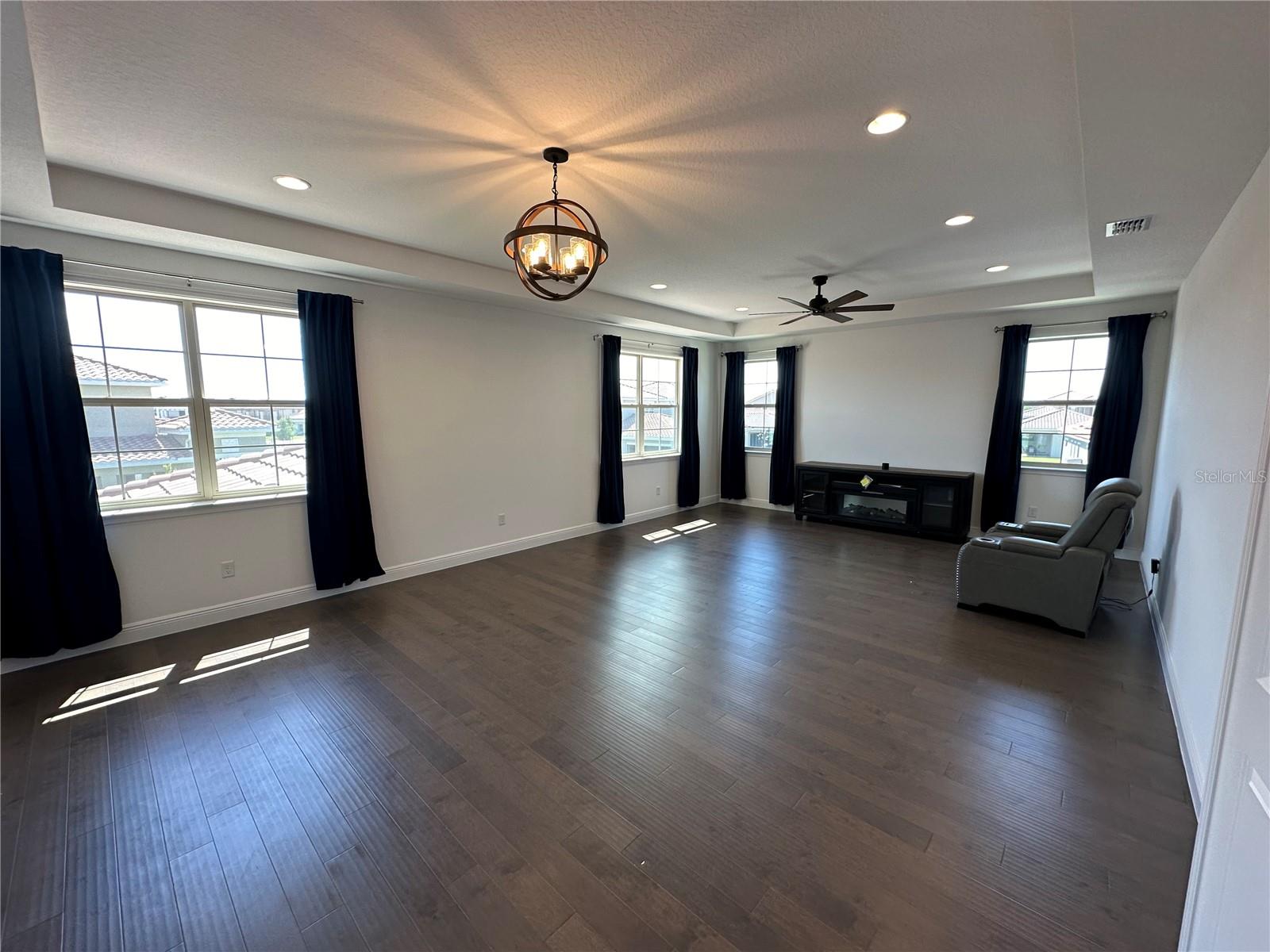 Image 20 of 26 For 8106 Mabury Lane