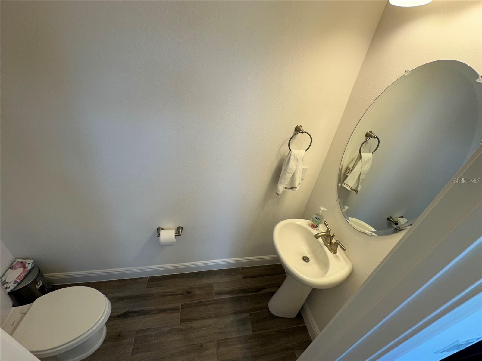 Image 5 of 26 For 8106 Mabury Lane
