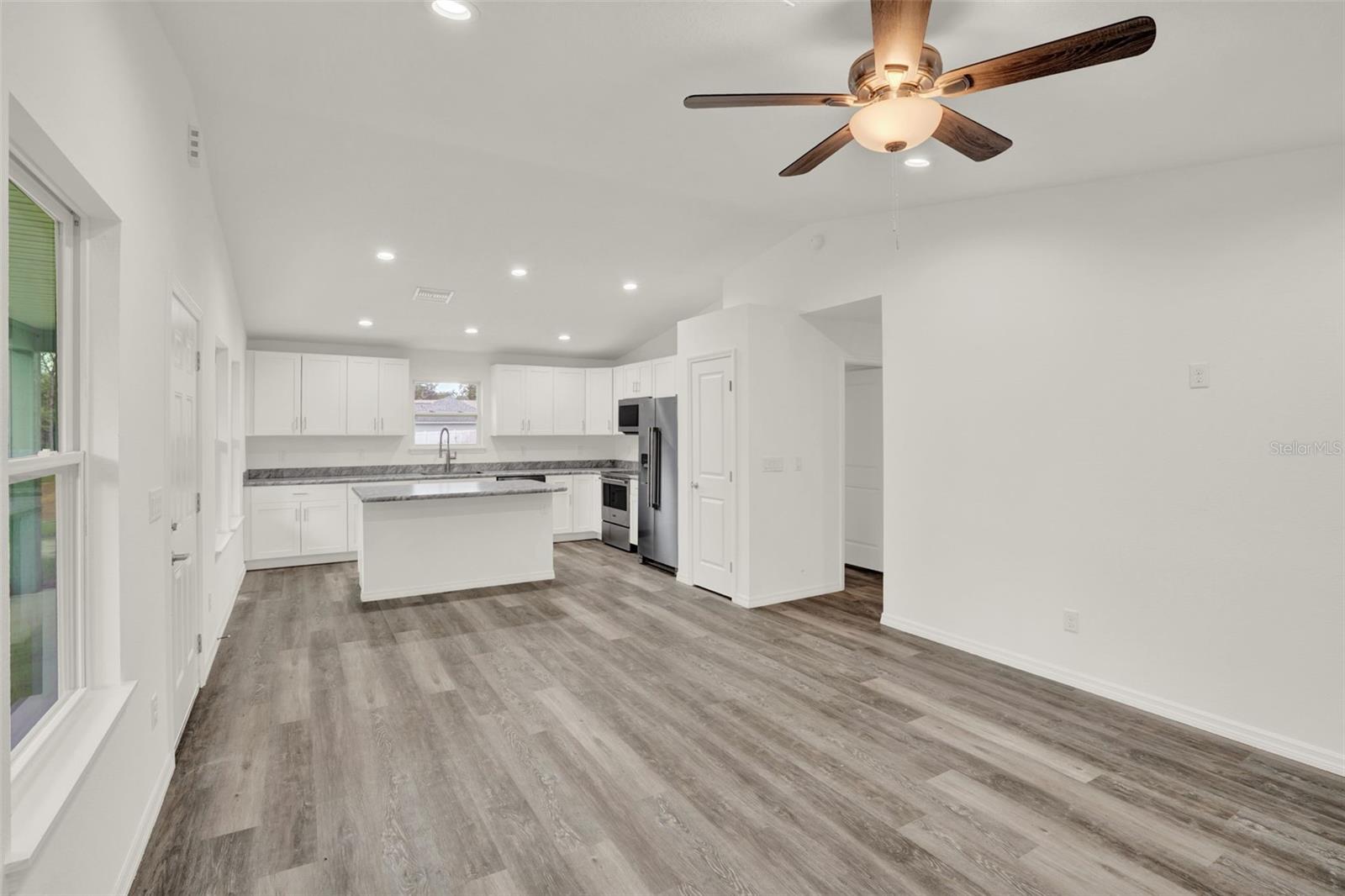 Image 4 of 20 For 40091 Oakridge Drive