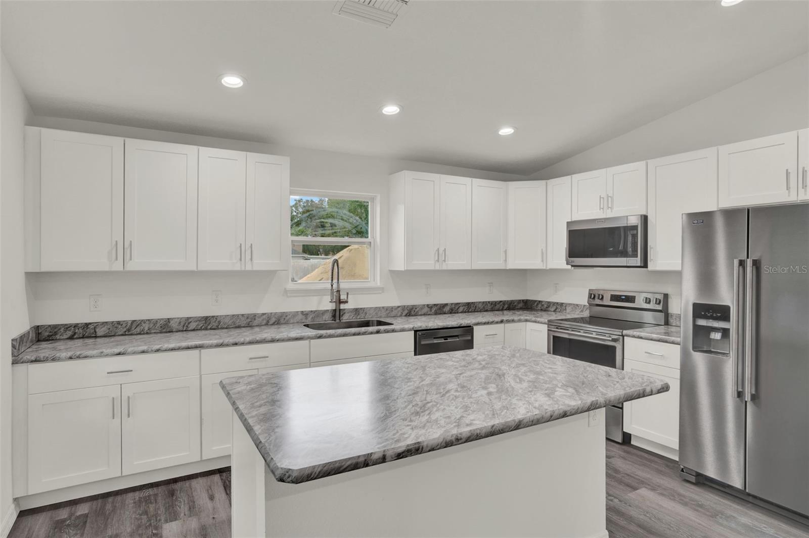 Image 7 of 20 For 40091 Oakridge Drive