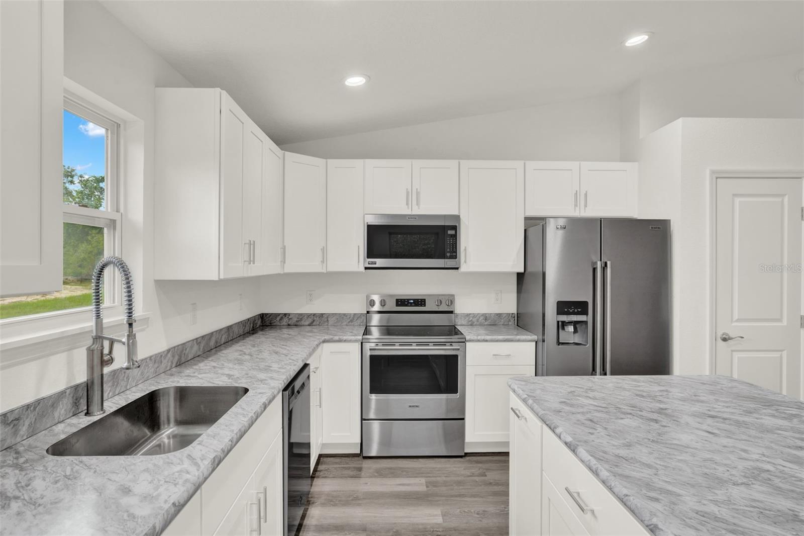 Image 8 of 20 For 40091 Oakridge Drive