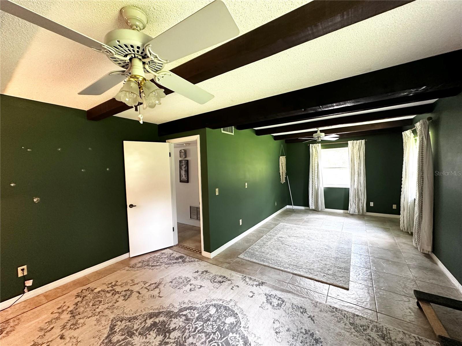 Image 17 of 42 For 5020 Cub Lake Drive