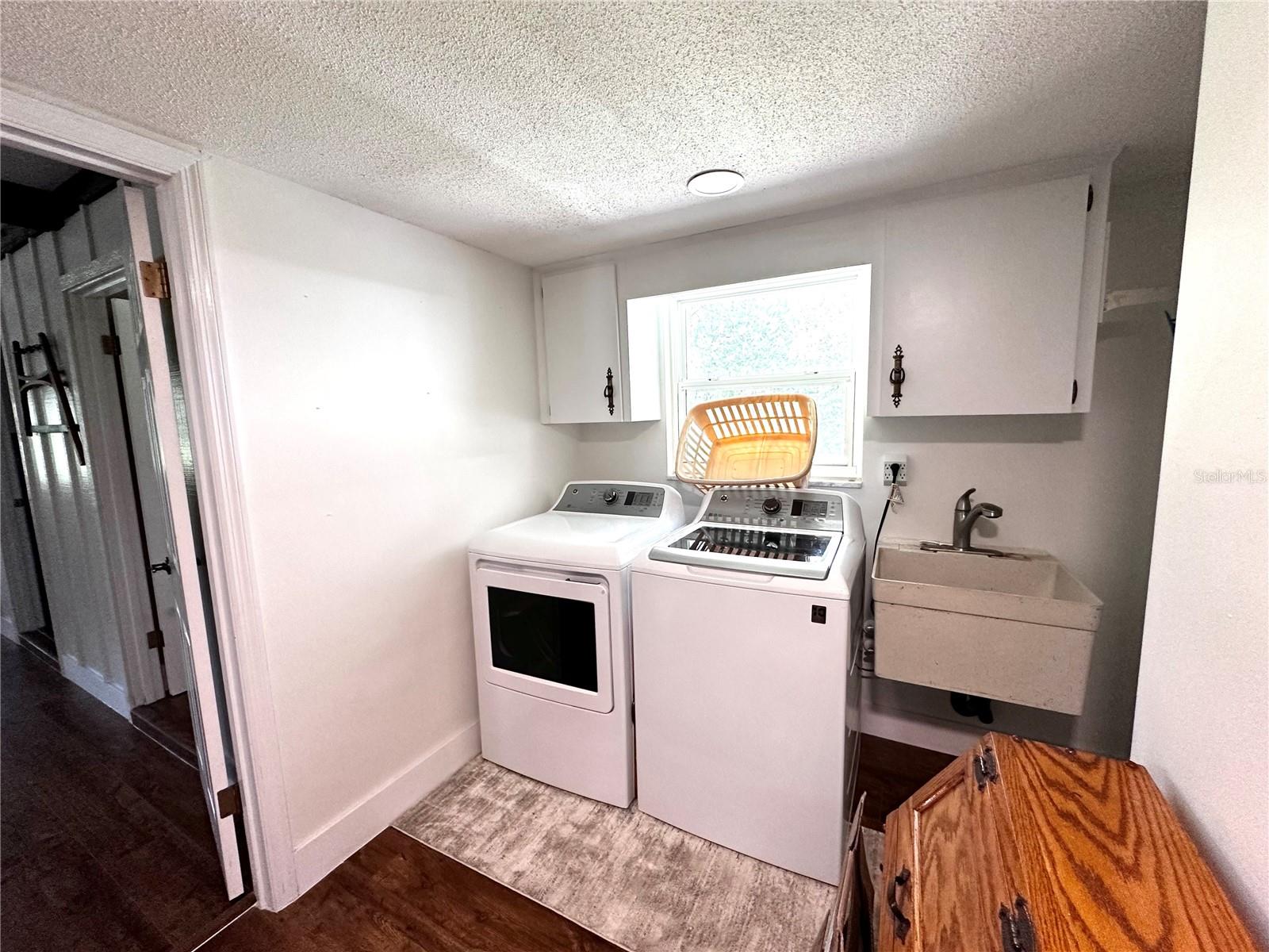 Image 23 of 42 For 5020 Cub Lake Drive