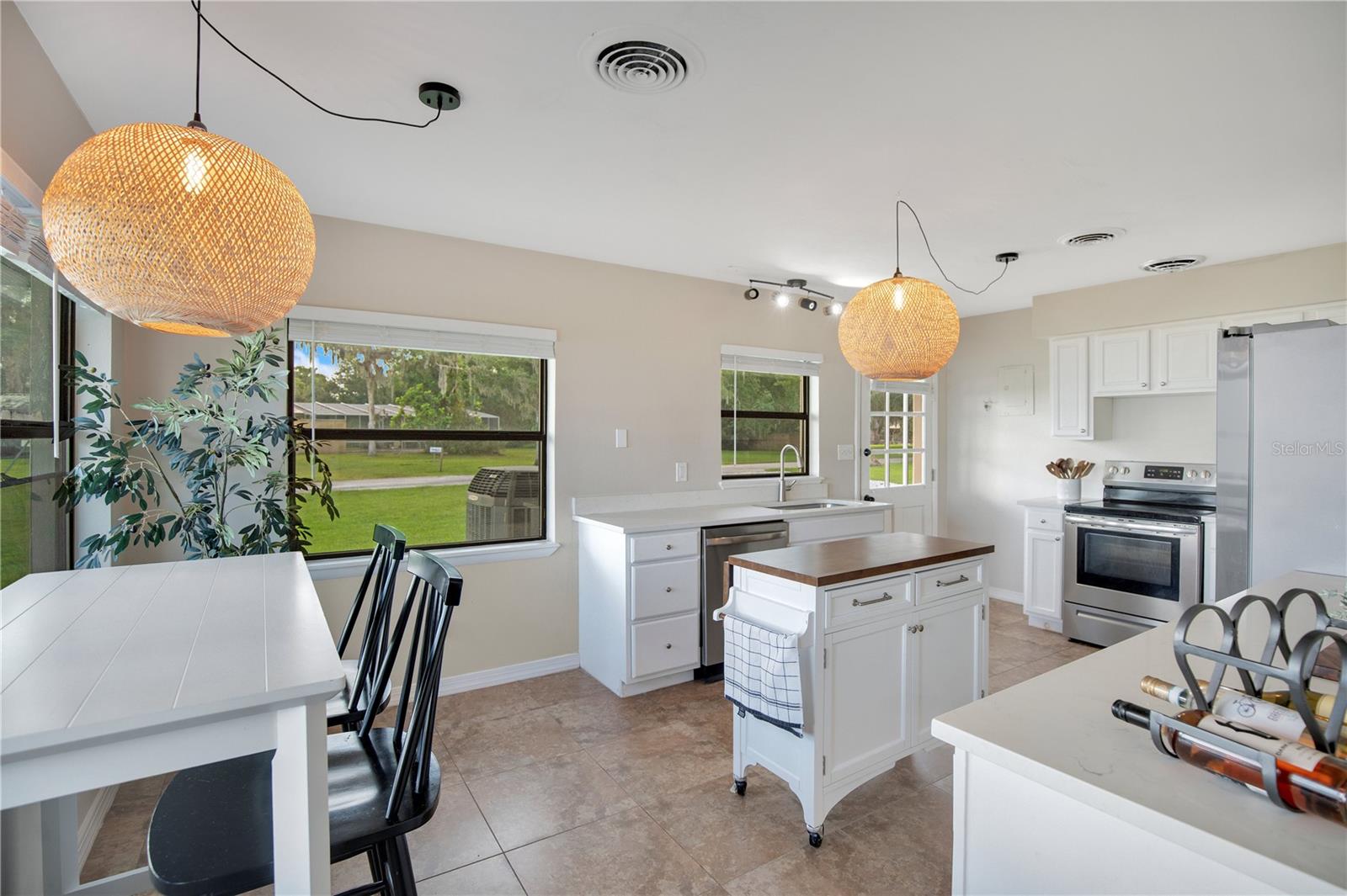 Image 10 of 38 For 90 Crescent Boulevard