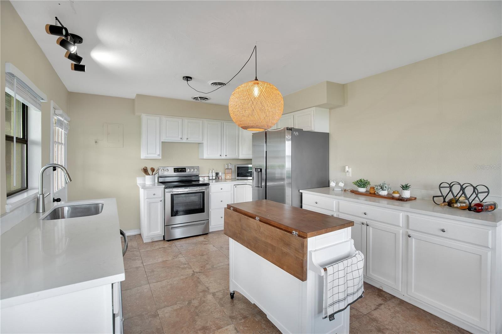 Image 11 of 38 For 90 Crescent Boulevard