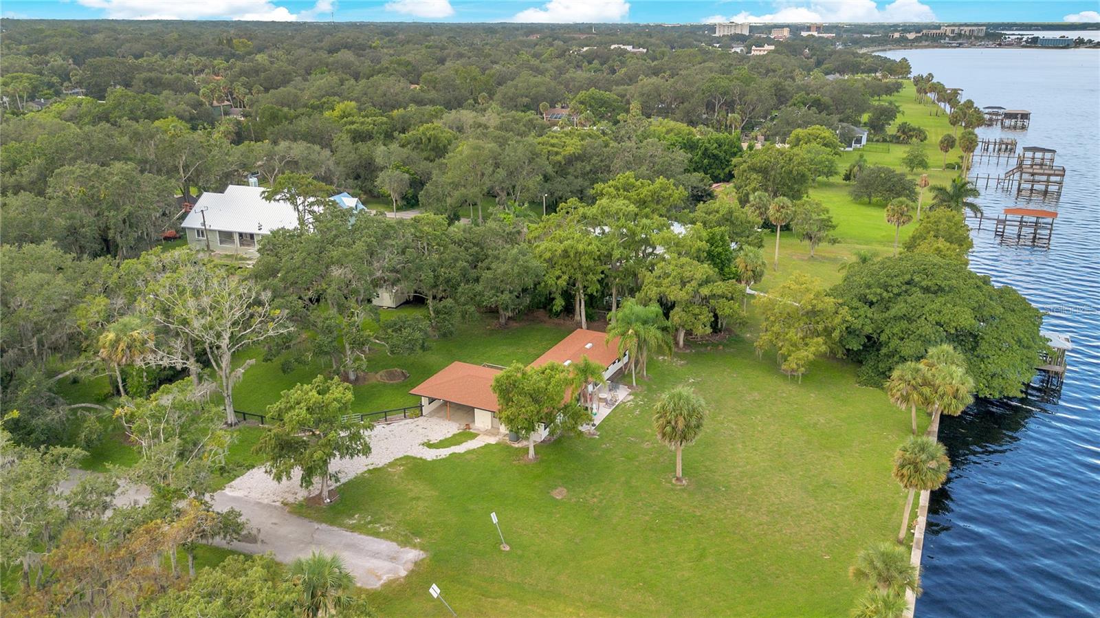 Image 33 of 38 For 90 Crescent Boulevard