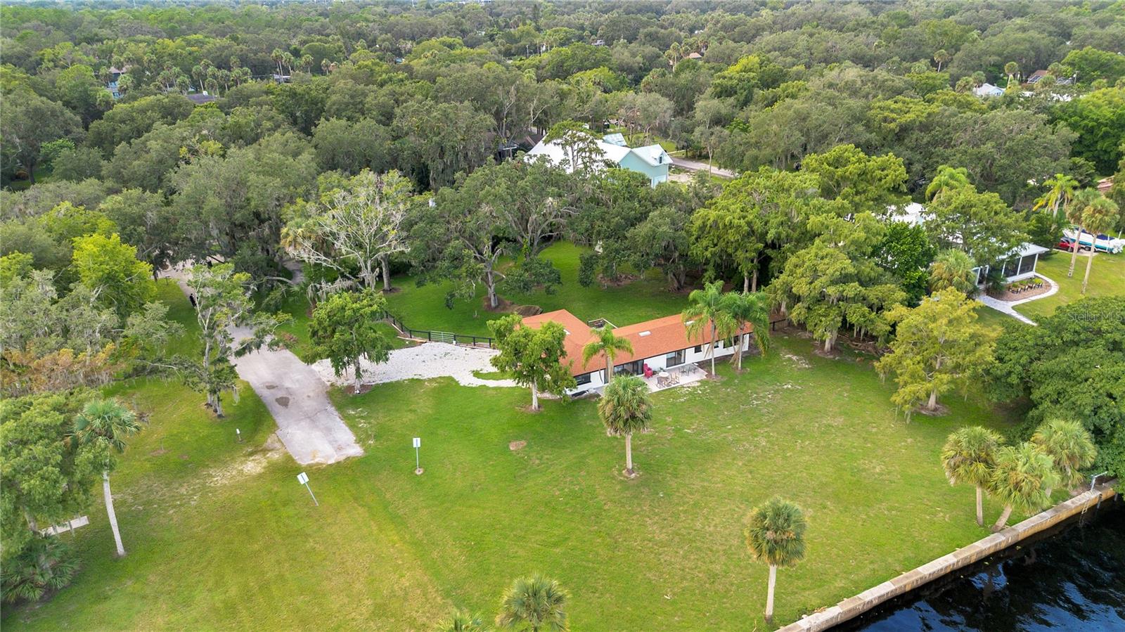 Image 34 of 38 For 90 Crescent Boulevard
