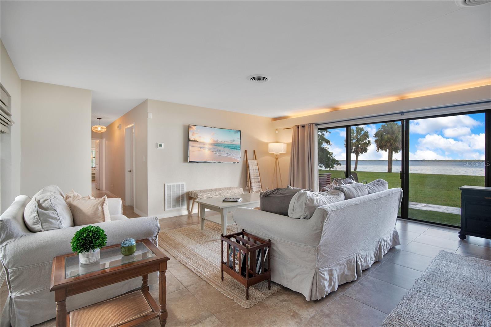 Image 6 of 38 For 90 Crescent Boulevard
