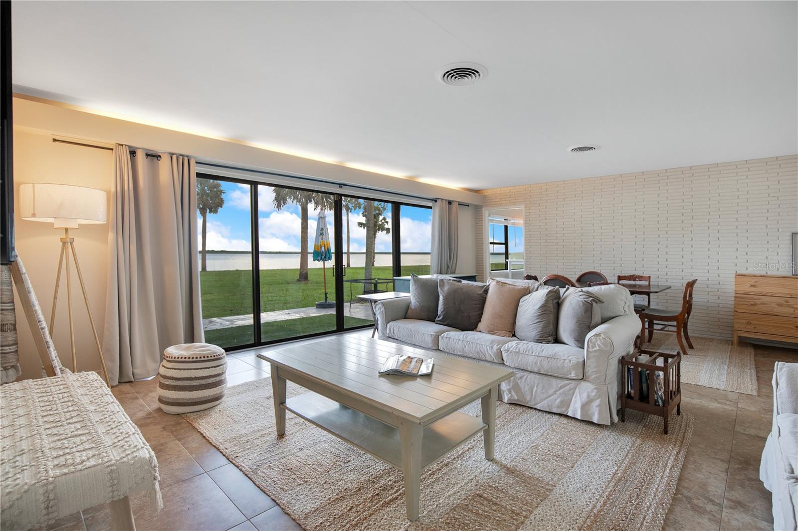 Image 7 of 38 For 90 Crescent Boulevard