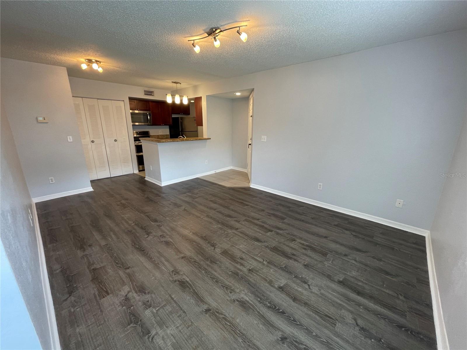 Image 11 of 27 For 5128 Conroy Road 713