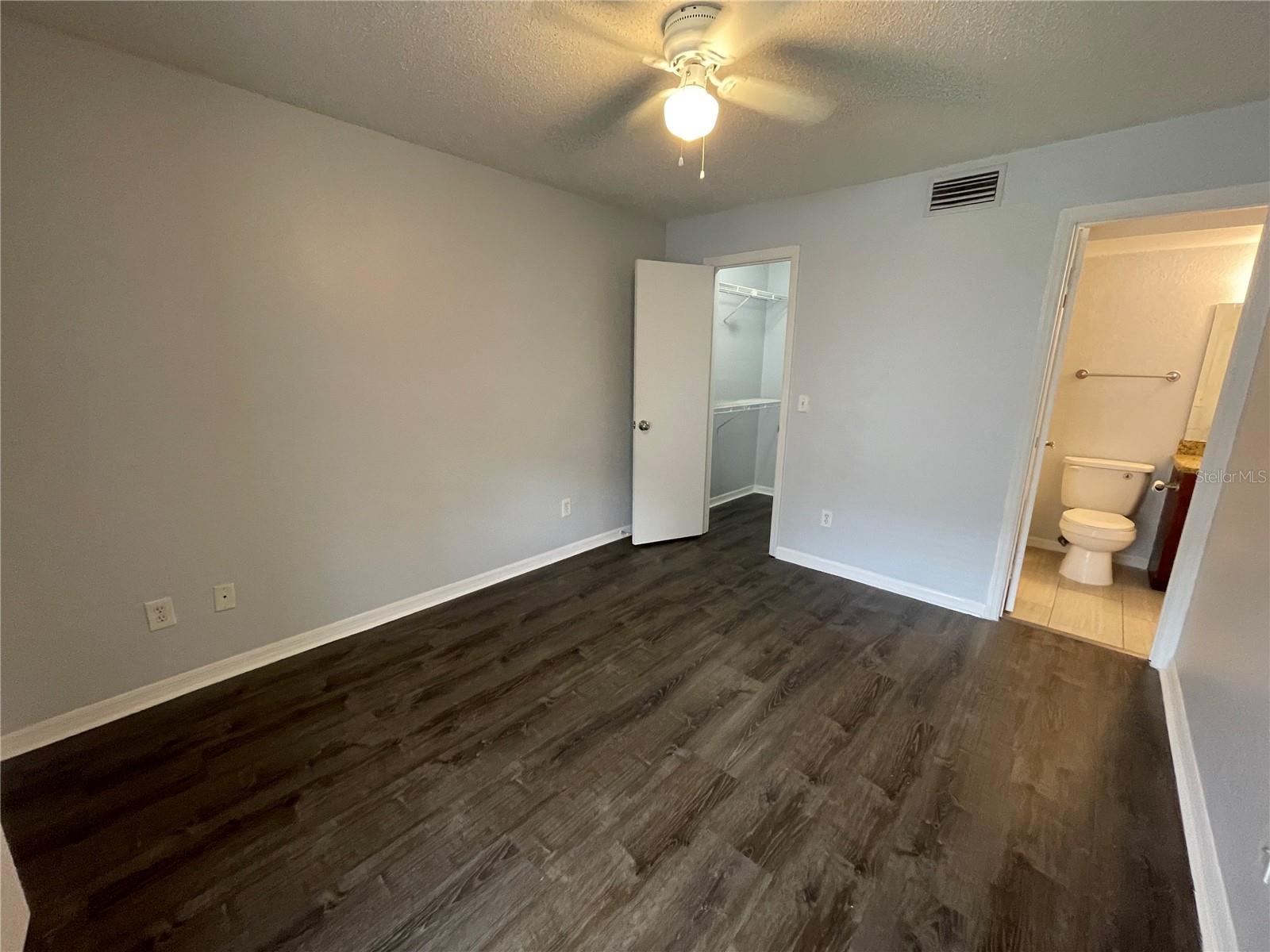 Image 13 of 27 For 5128 Conroy Road 713