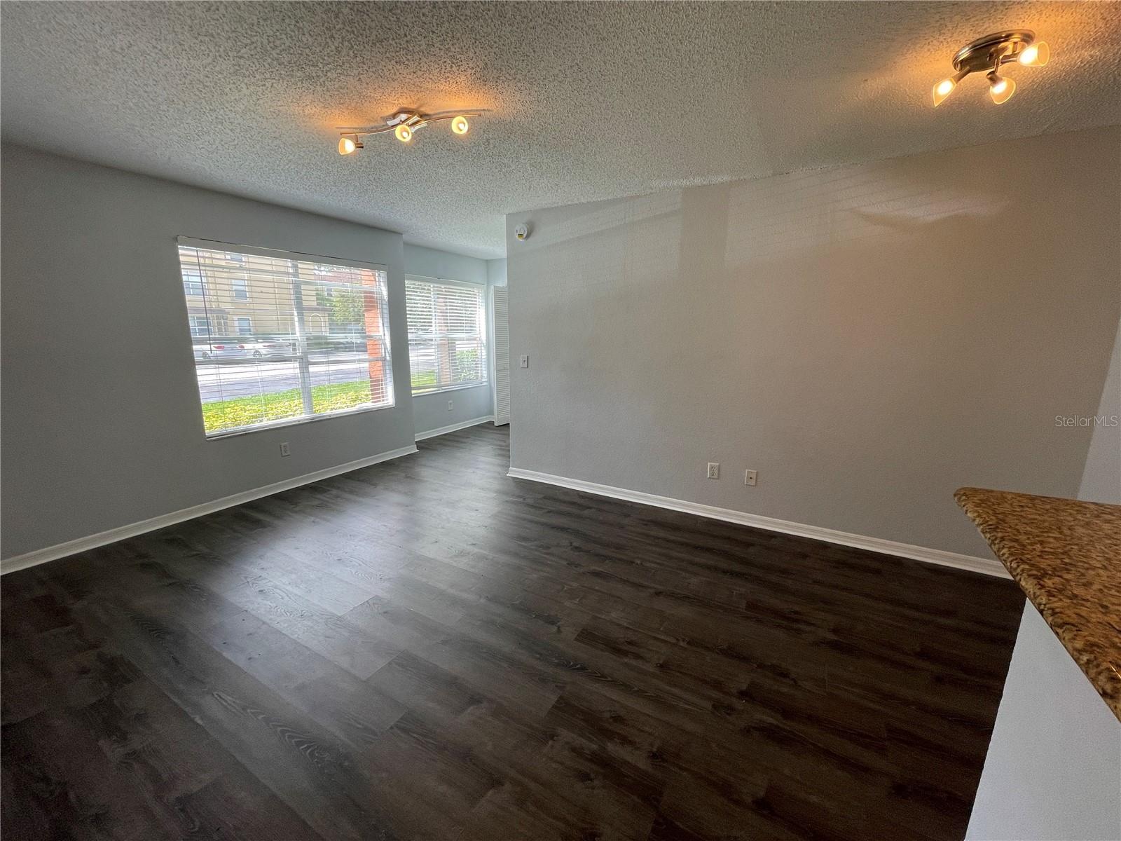 Image 3 of 27 For 5128 Conroy Road 713