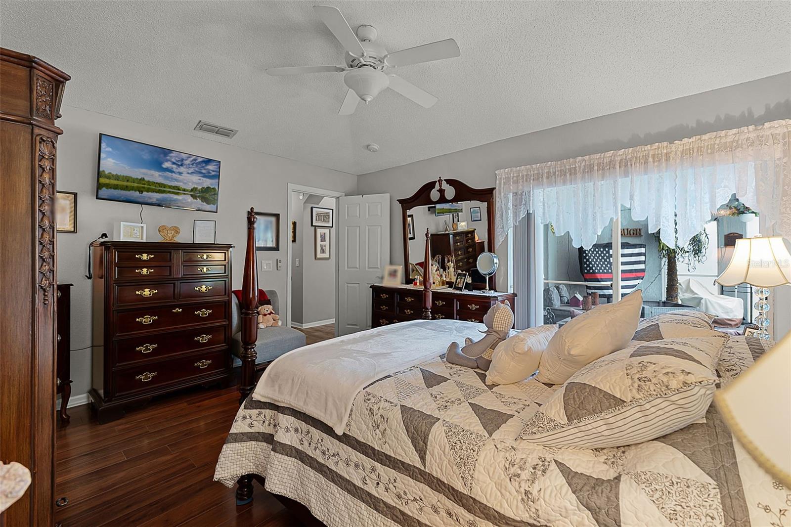 Image 11 of 46 For 1684 Waterview Loop