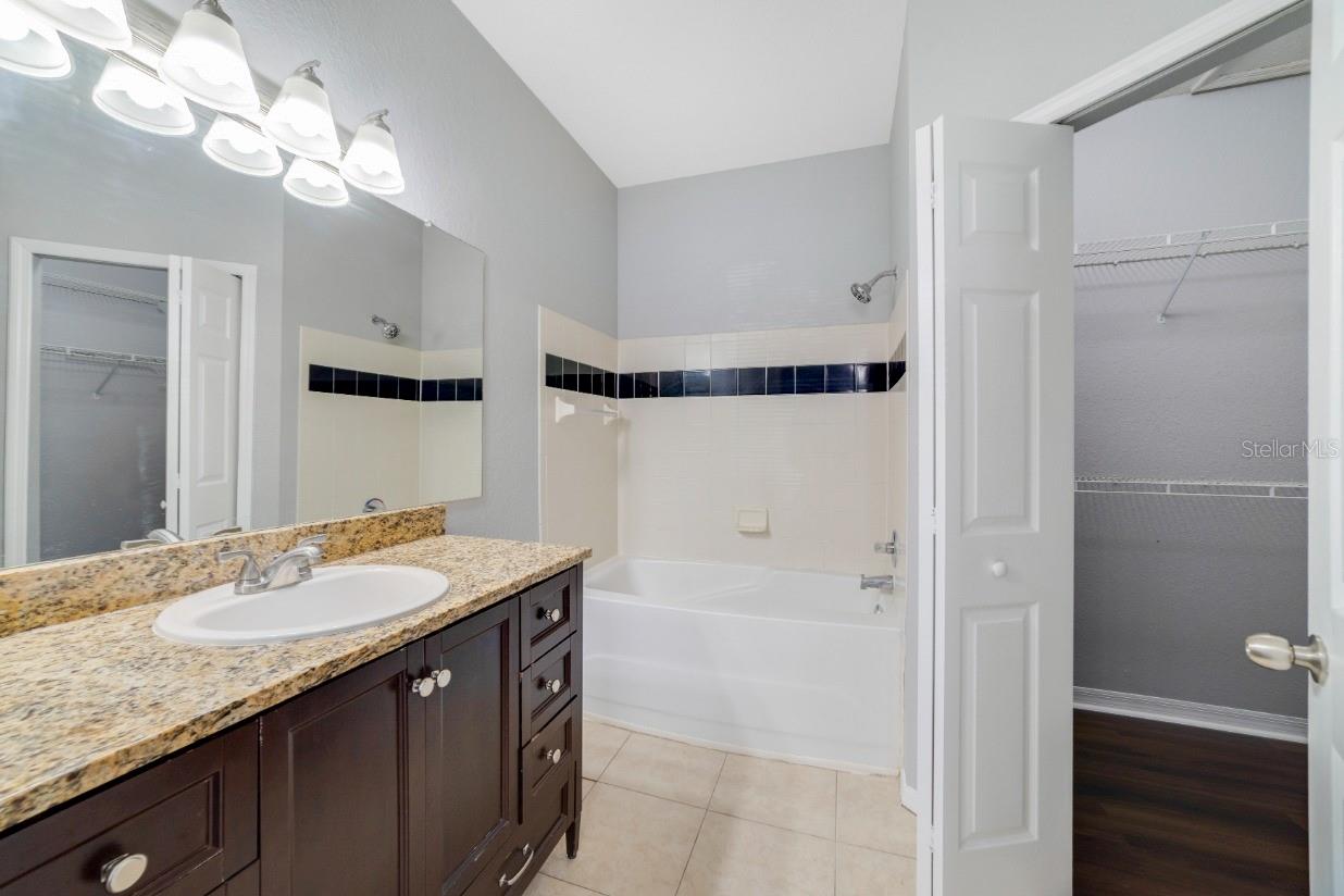 Image 10 of 11 For 6021 Westgate Drive 824