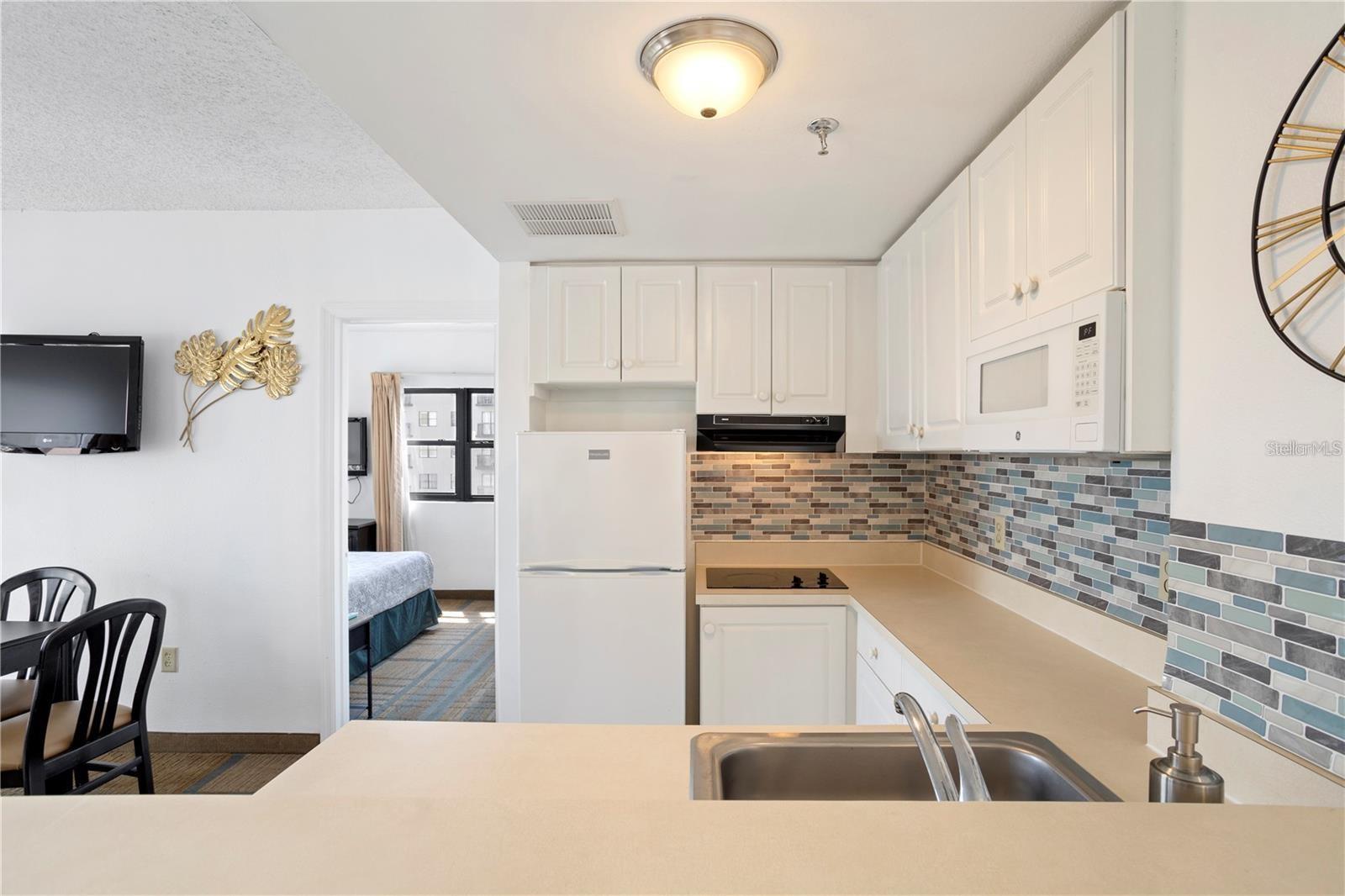 Image 7 of 23 For 6165 Carrier Drive 1702