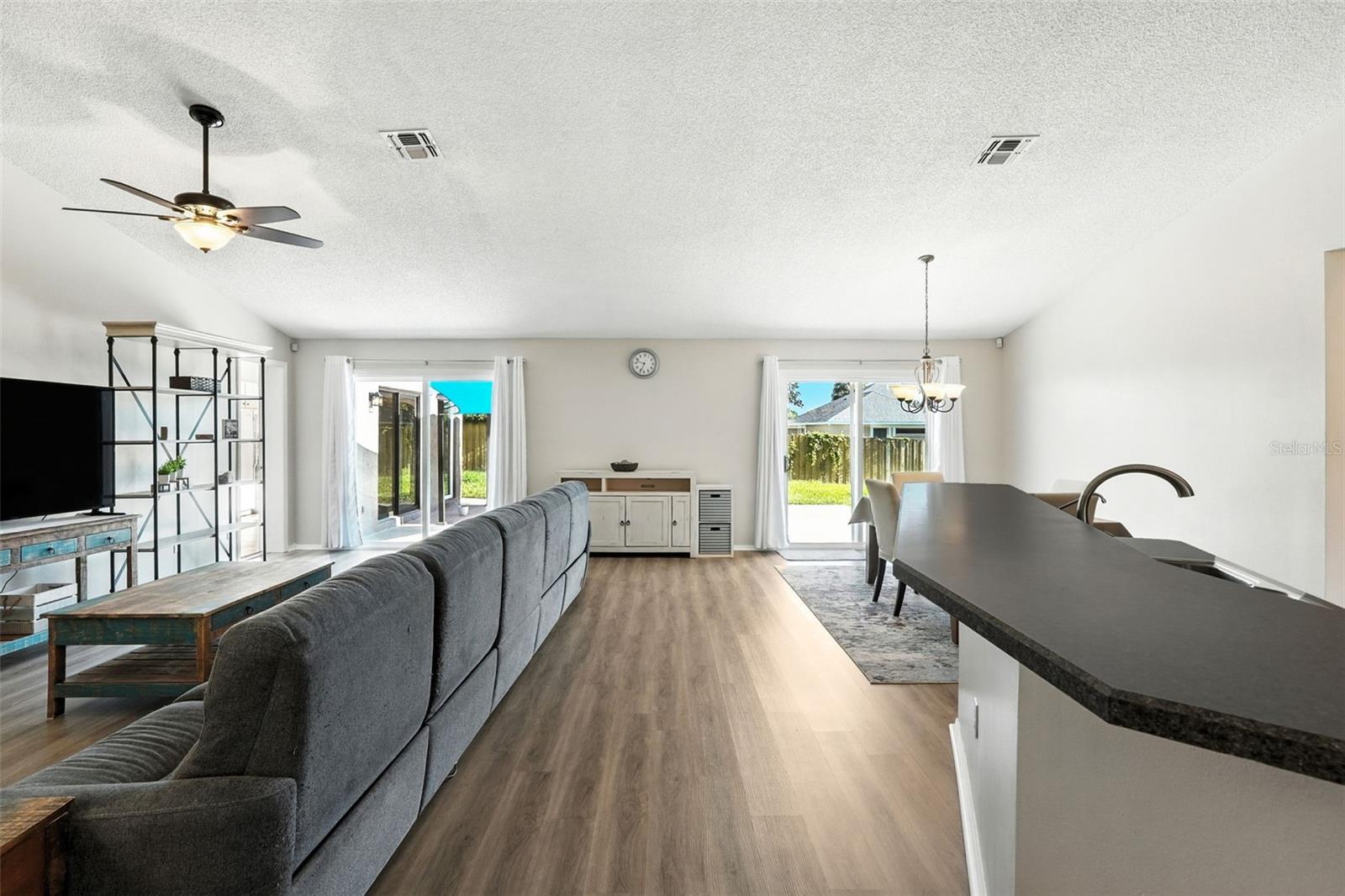 Image 11 of 56 For 16239 Hillside Circle