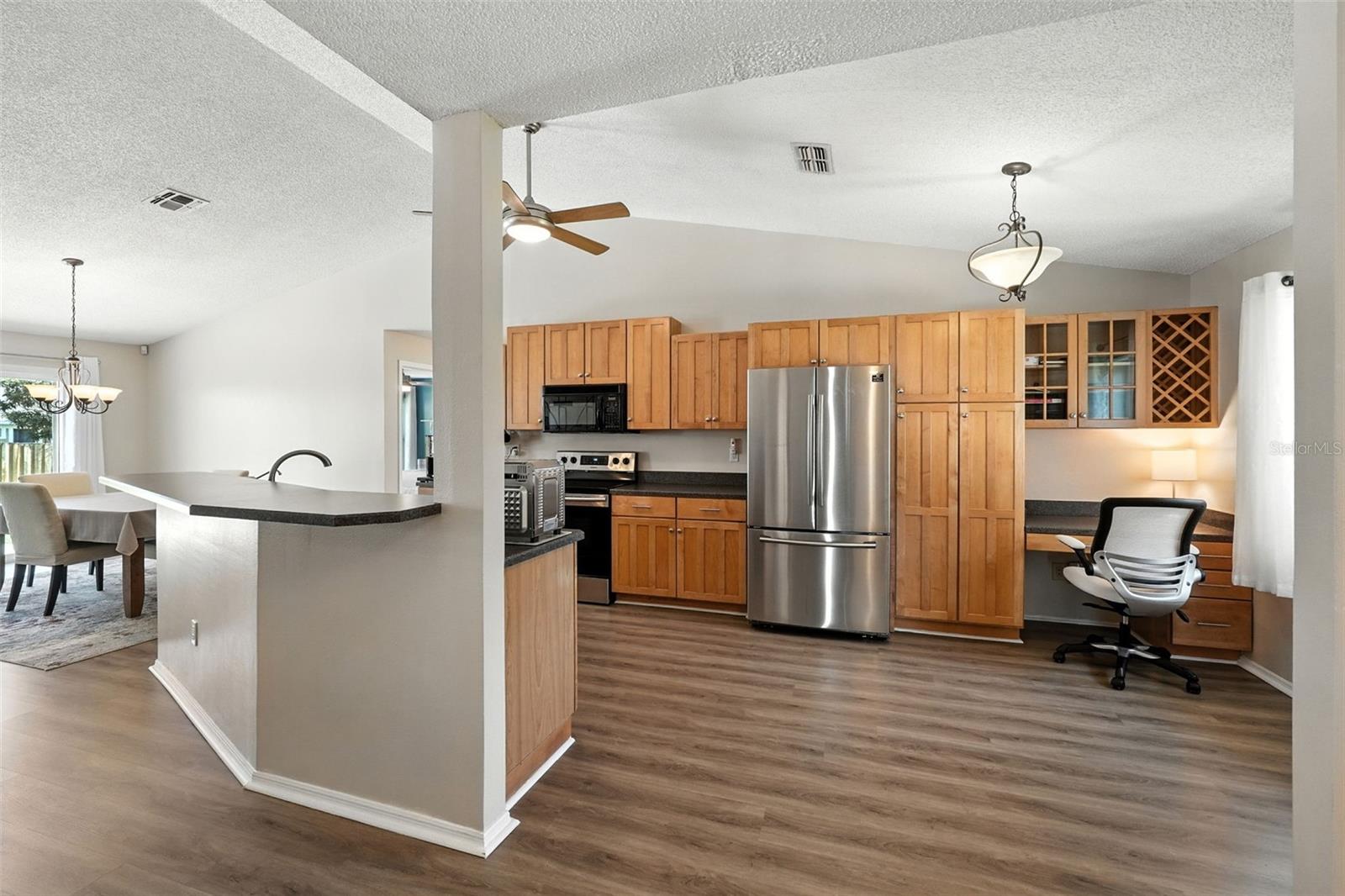 Image 17 of 56 For 16239 Hillside Circle