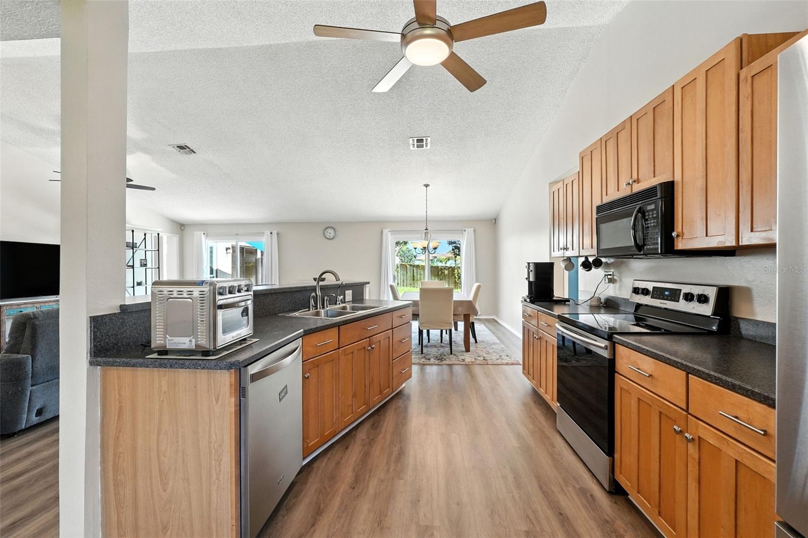 Image 20 of 56 For 16239 Hillside Circle