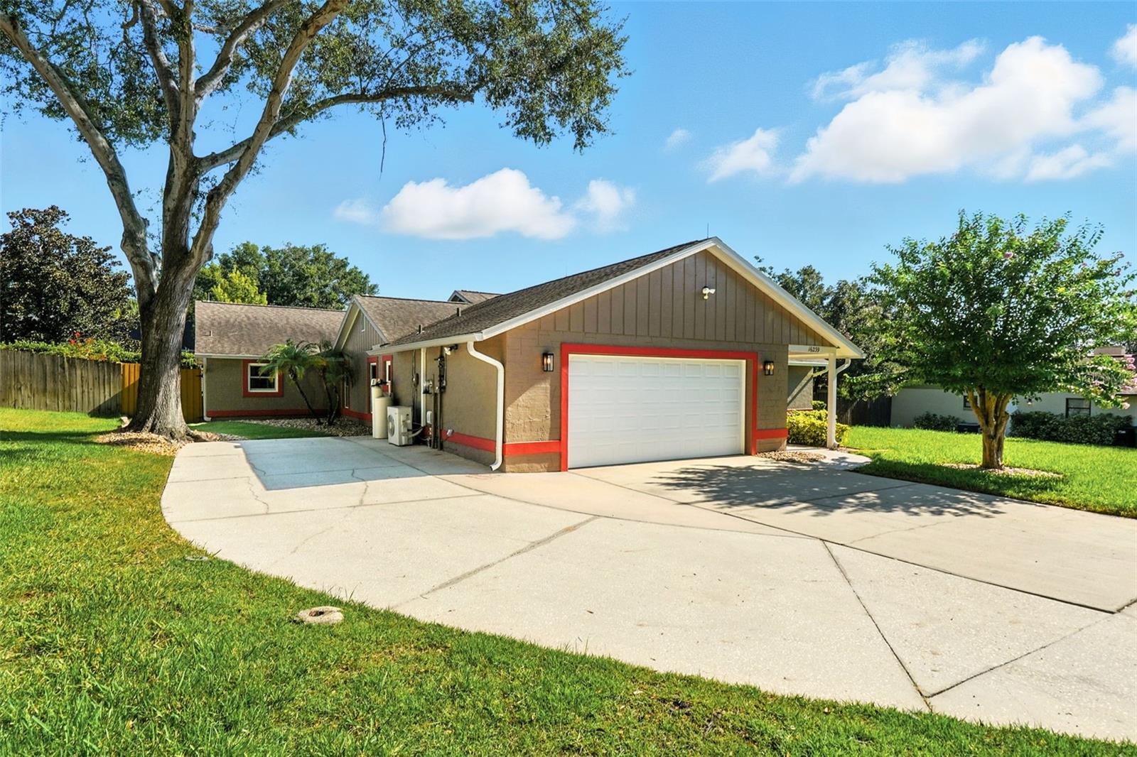 Image 3 of 56 For 16239 Hillside Circle
