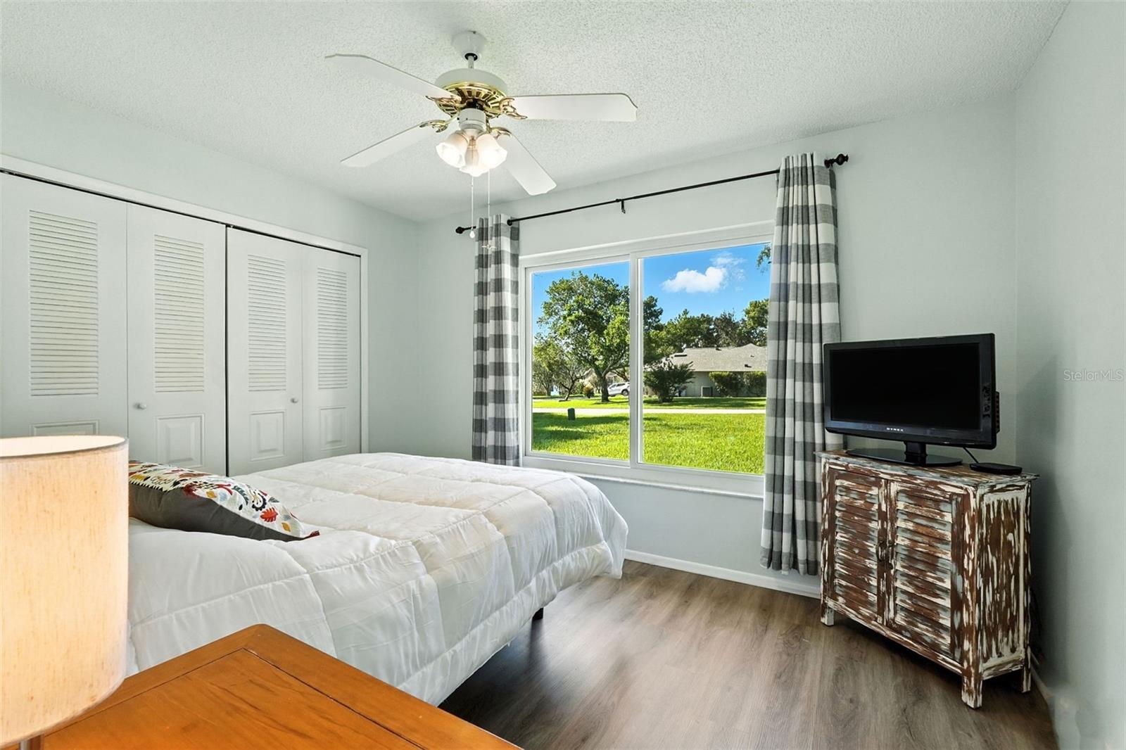Image 31 of 56 For 16239 Hillside Circle