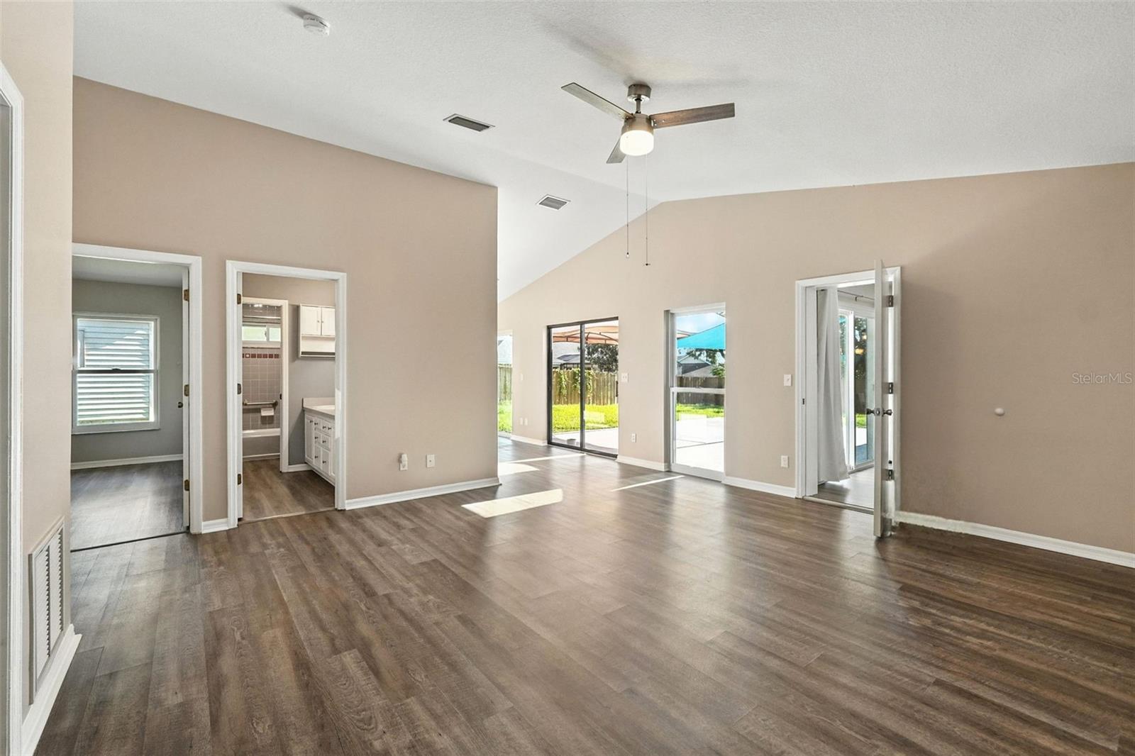 Image 32 of 56 For 16239 Hillside Circle