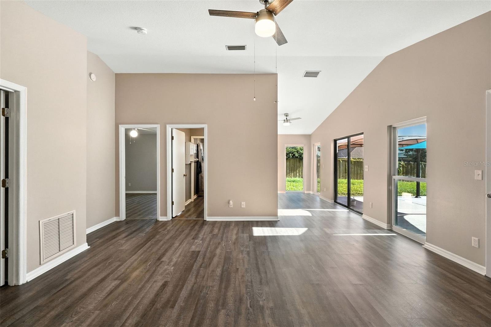 Image 33 of 56 For 16239 Hillside Circle