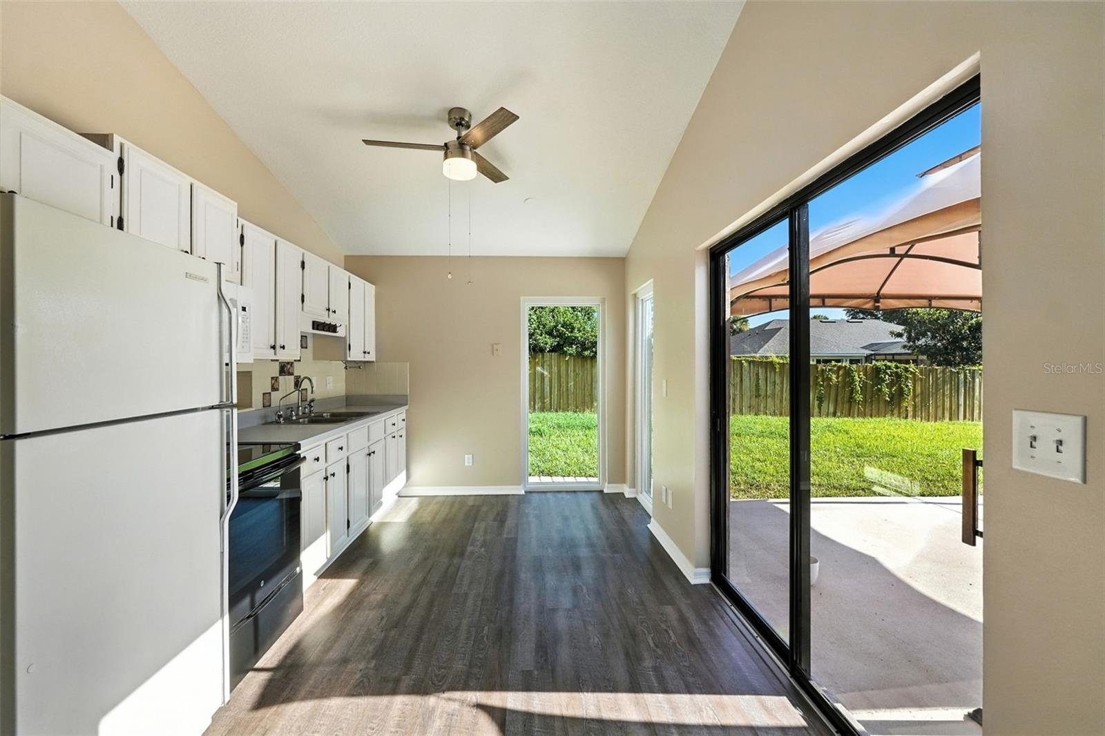 Image 34 of 56 For 16239 Hillside Circle
