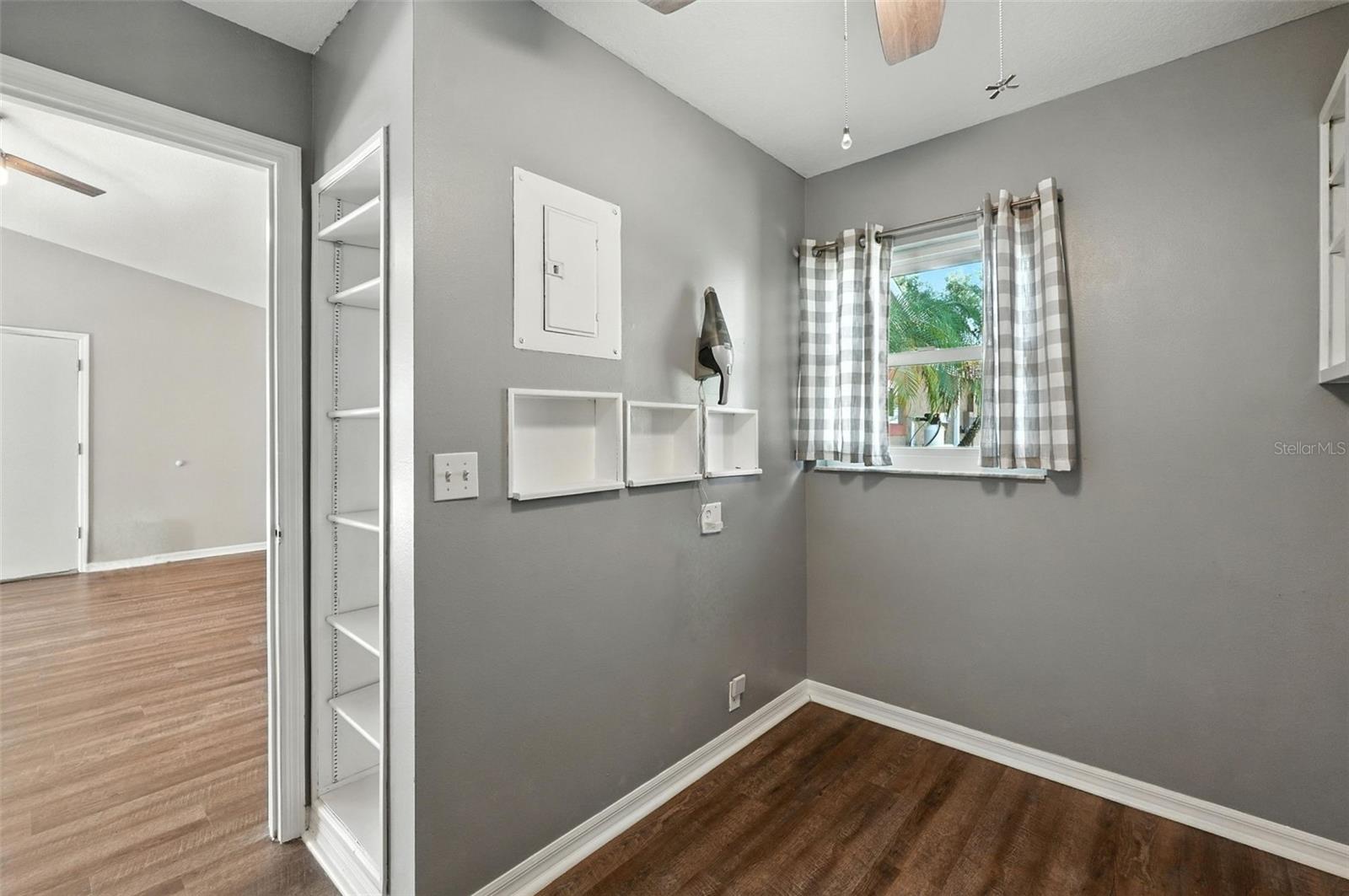 Image 39 of 56 For 16239 Hillside Circle