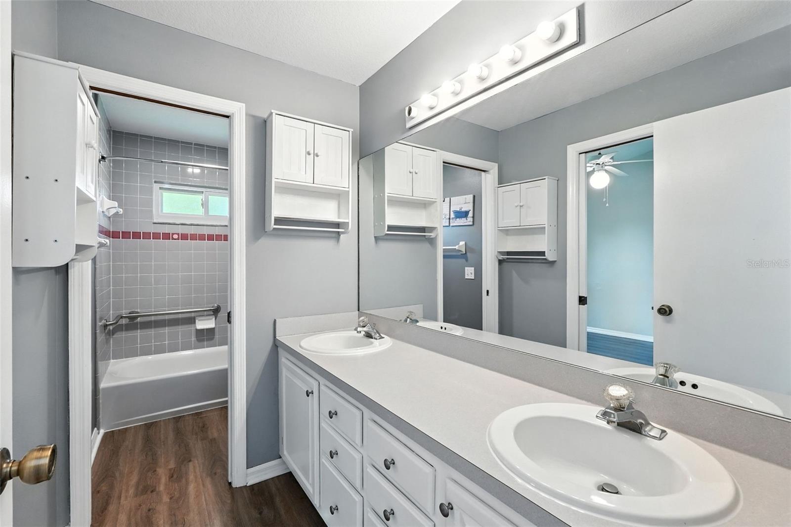 Image 41 of 56 For 16239 Hillside Circle