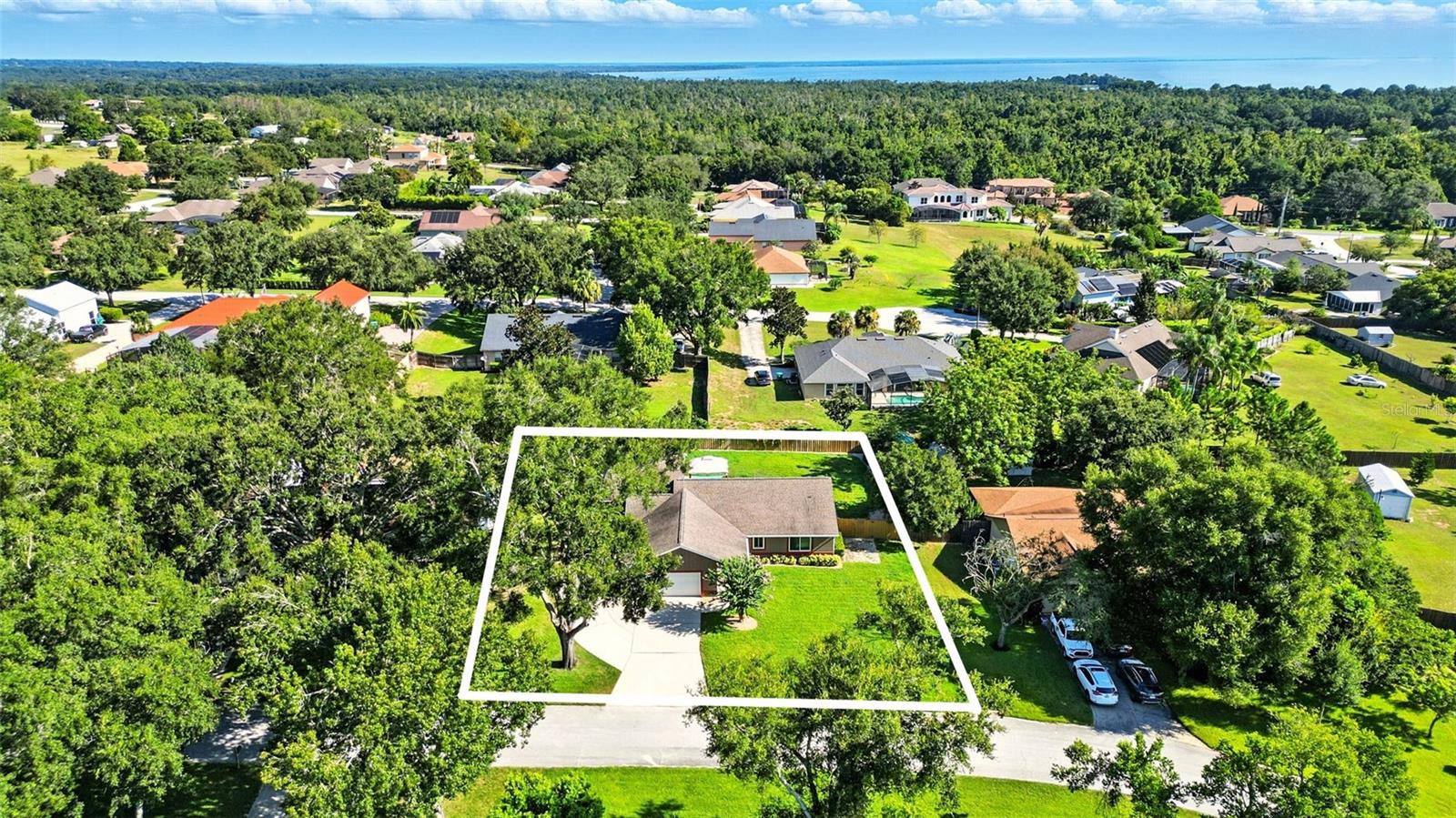 Image 6 of 56 For 16239 Hillside Circle