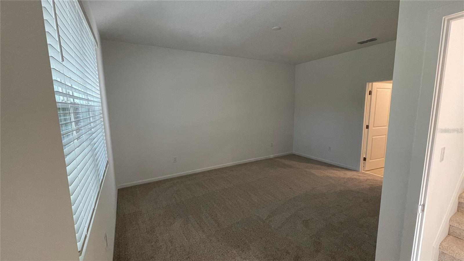 Image 12 of 15 For 1386 Blumberg Boulevard