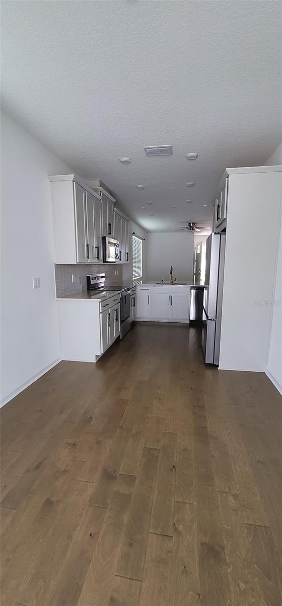 Image 16 of 34 For 1386 Blumberg Boulevard