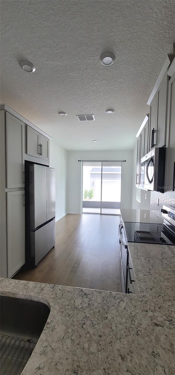 Image 19 of 34 For 1386 Blumberg Boulevard