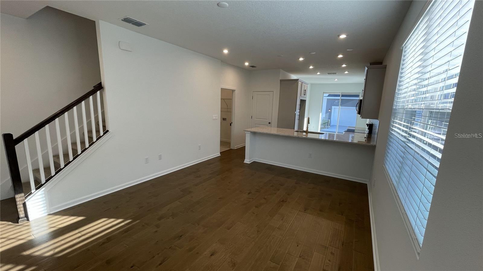 Image 7 of 15 For 1386 Blumberg Boulevard