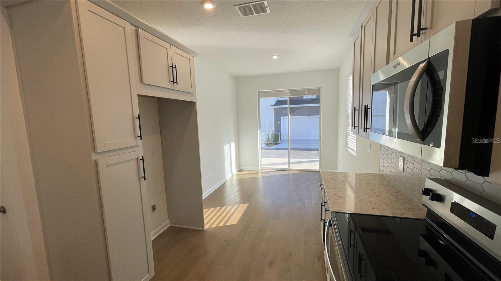 Image 9 of 15 For 1386 Blumberg Boulevard