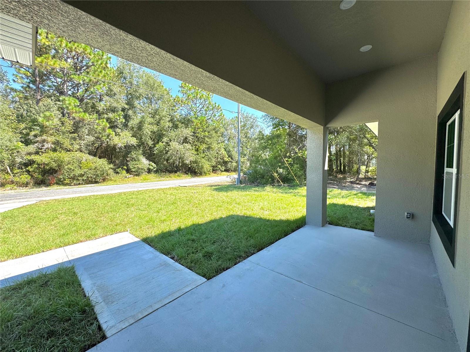 Listing photo id 4 for 7965 Pocono Drive