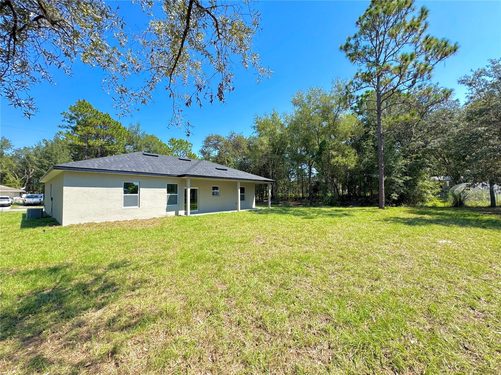 Listing photo id 7 for 7965 Pocono Drive