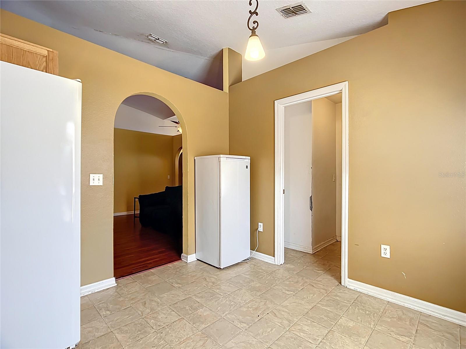 Image 14 of 39 For 529 Ridges Drive