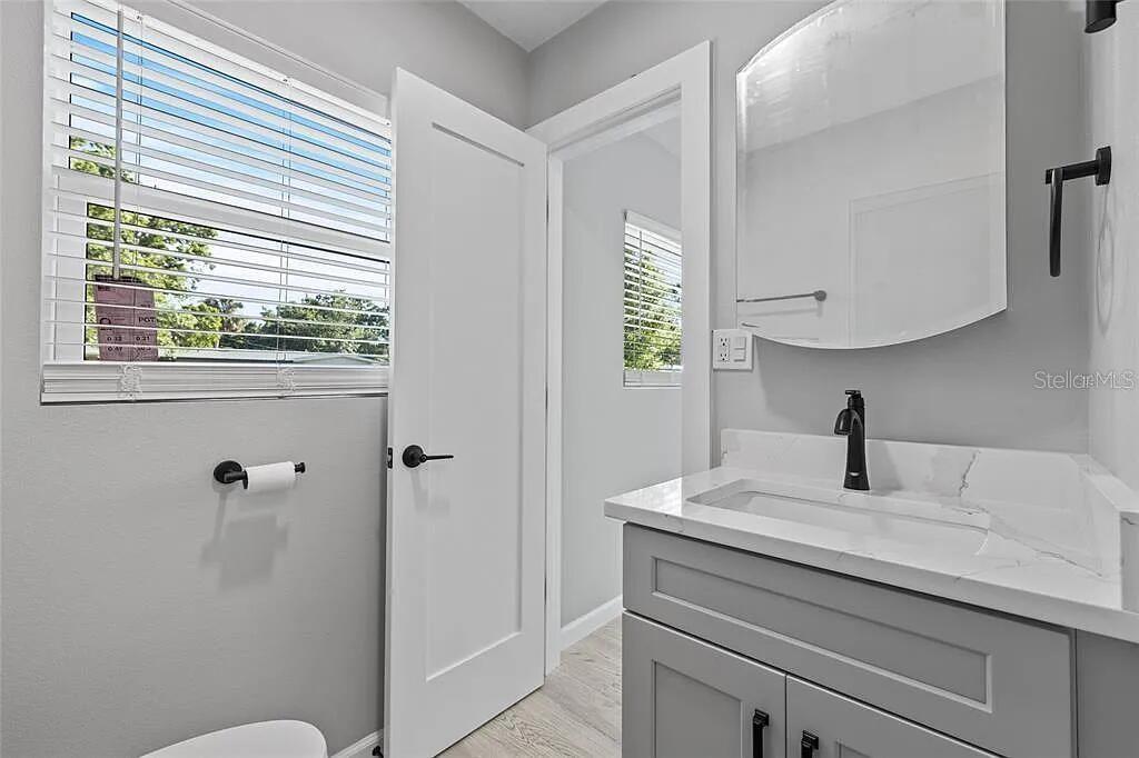 Image 10 of 17 For 3169 Bellevue Street