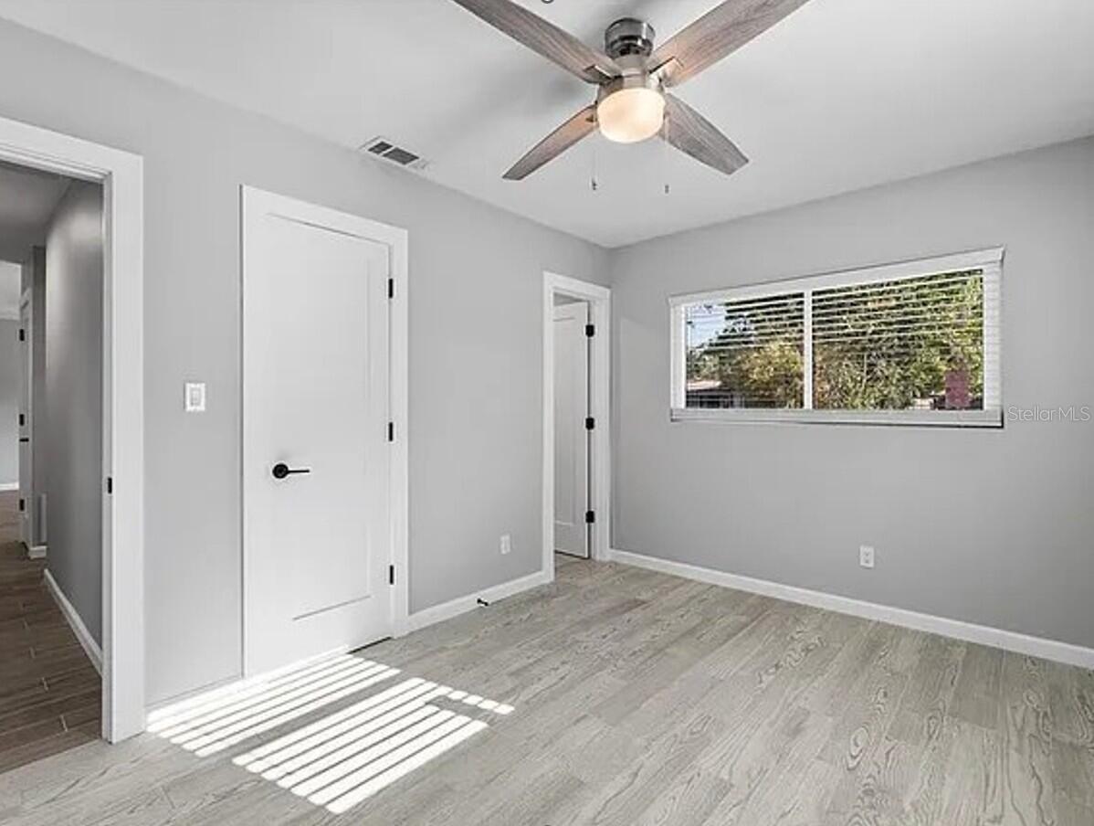 Image 11 of 17 For 3169 Bellevue Street