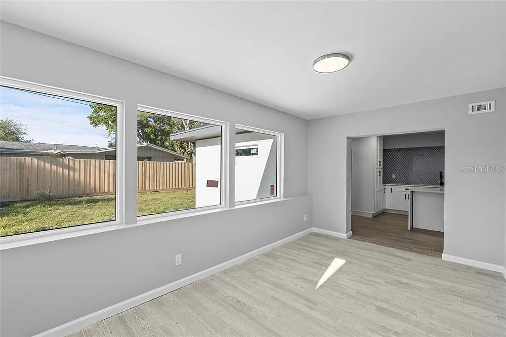 Image 7 of 17 For 3169 Bellevue Street
