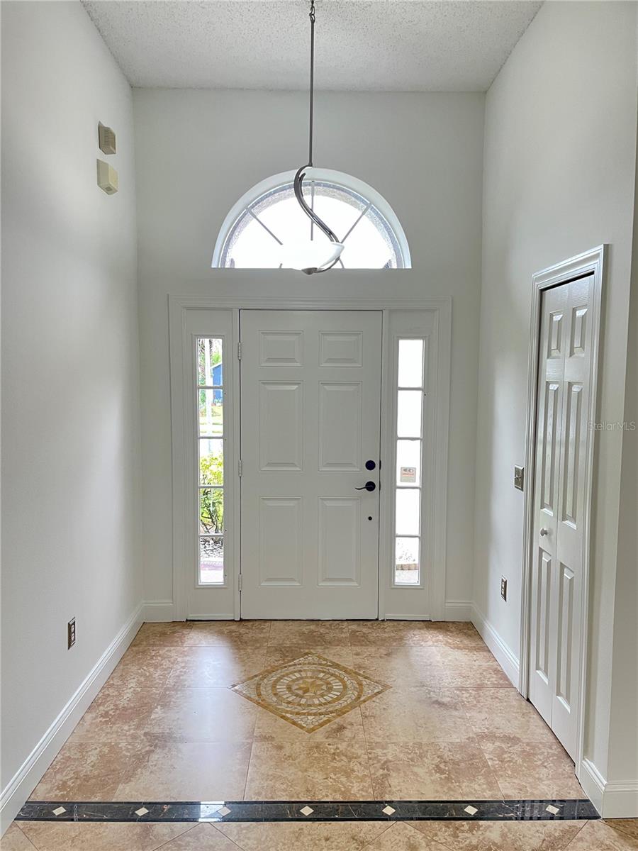 Image 3 of 27 For 426 Fairfield Drive