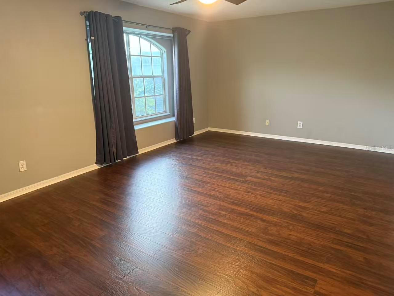 Image 23 of 30 For 1408 Sunningdale Way