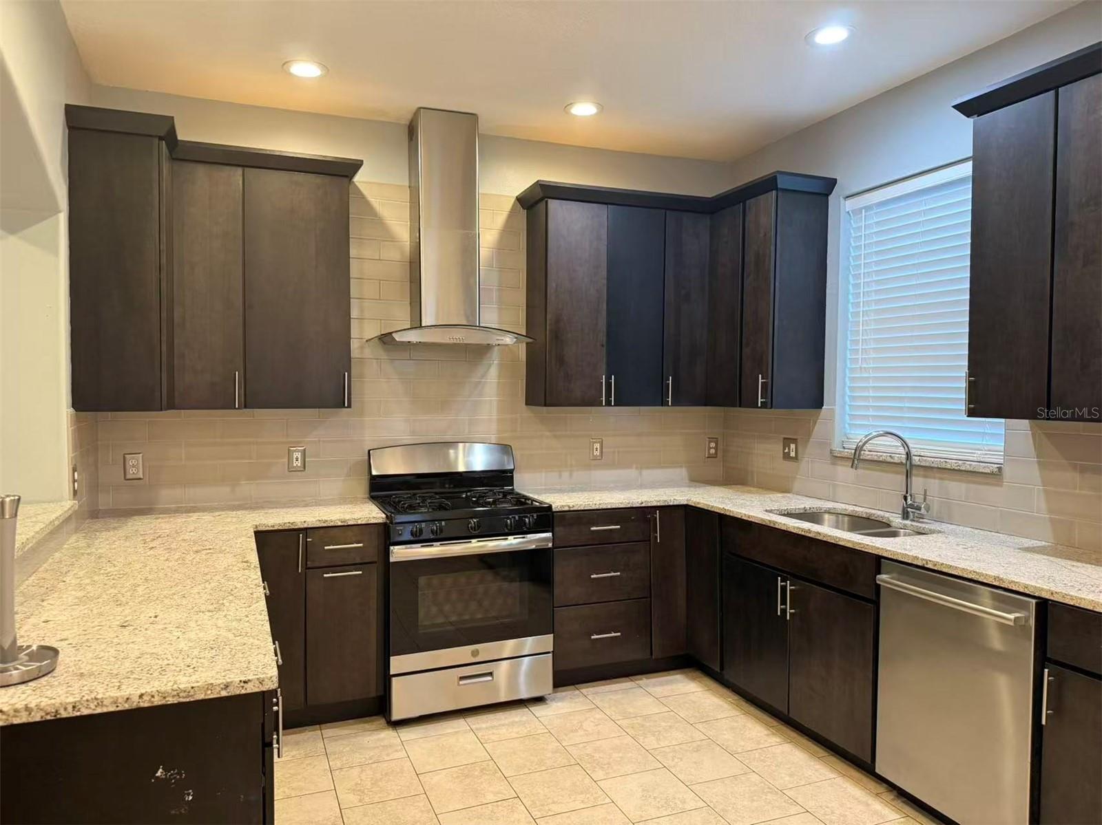 Image 4 of 30 For 1408 Sunningdale Way