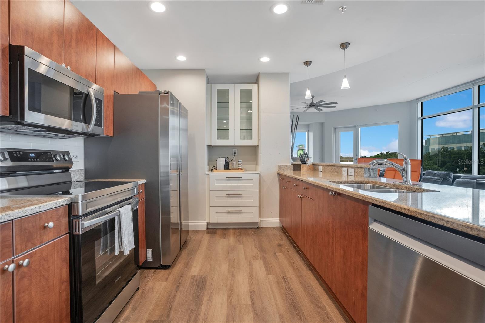 Image 10 of 52 For 525 Jackson Street 502