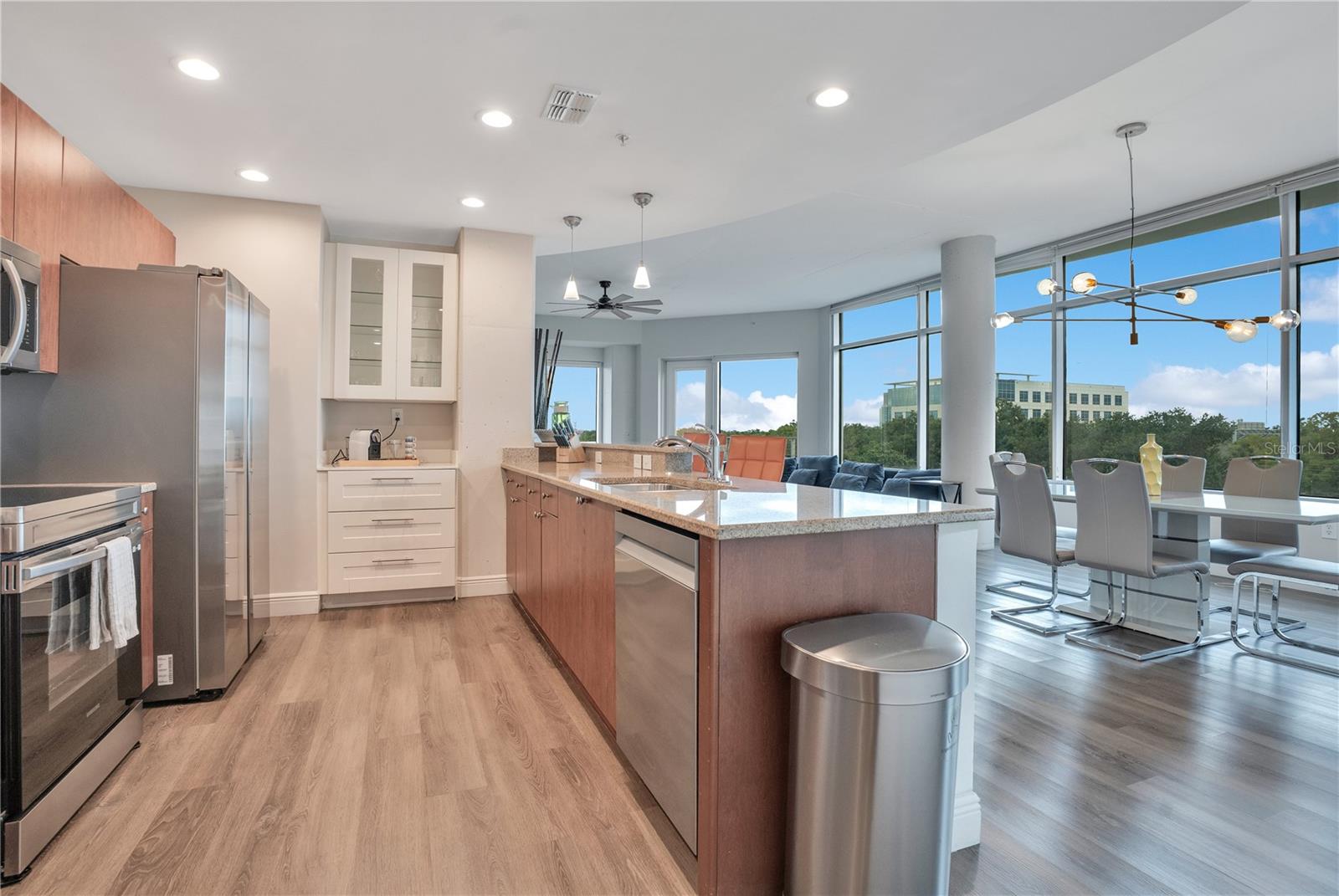 Image 11 of 52 For 525 Jackson Street 502
