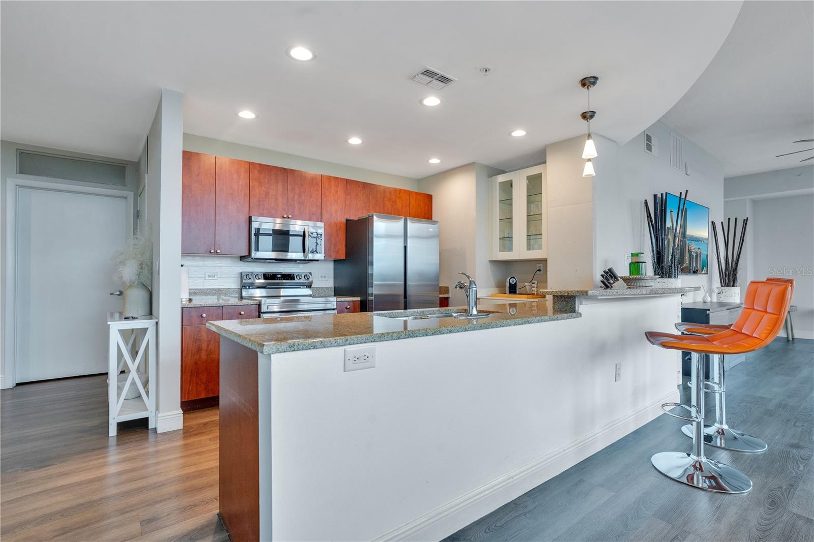 Image 13 of 52 For 525 Jackson Street 502