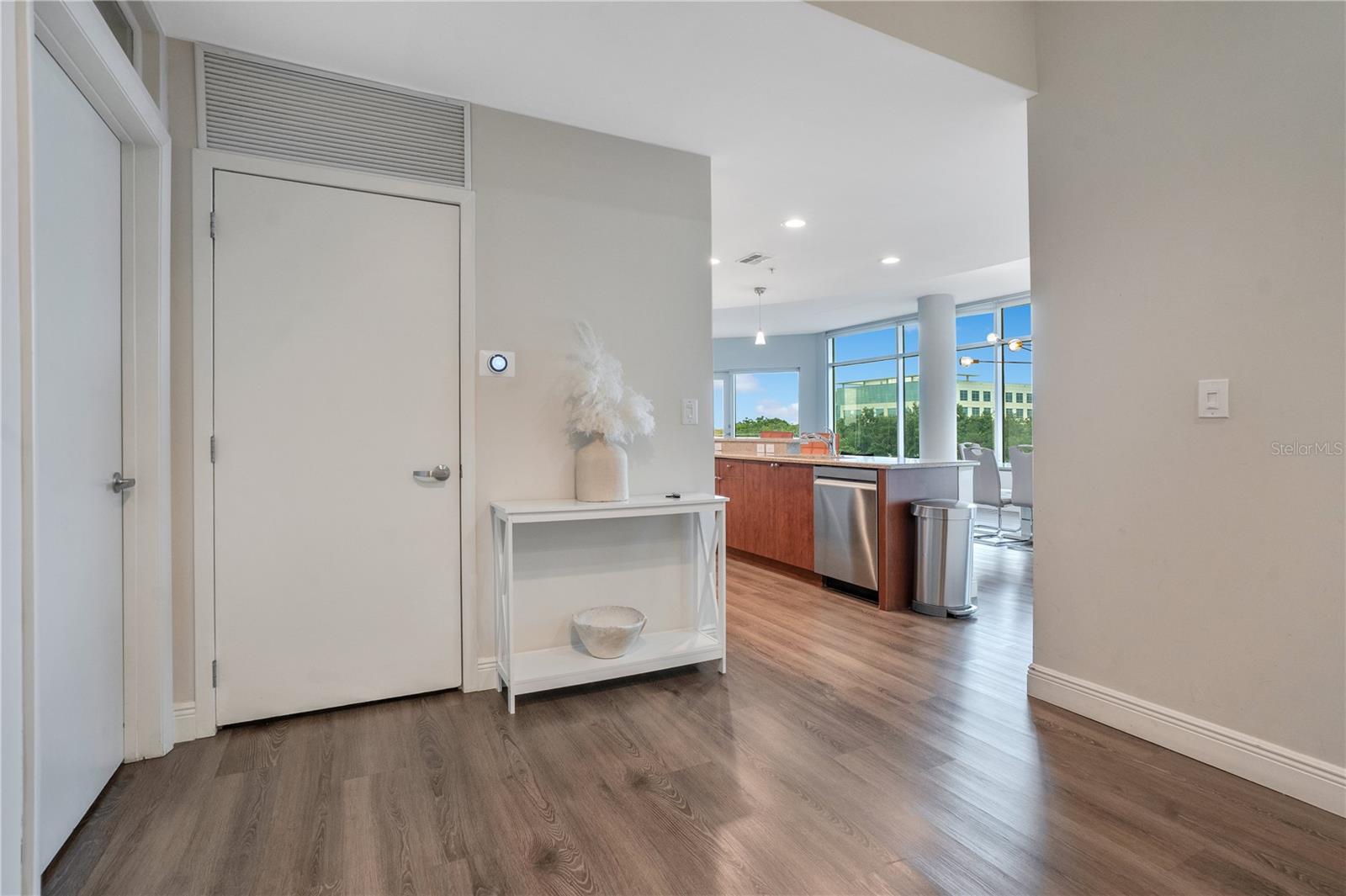 Image 8 of 52 For 525 Jackson Street 502