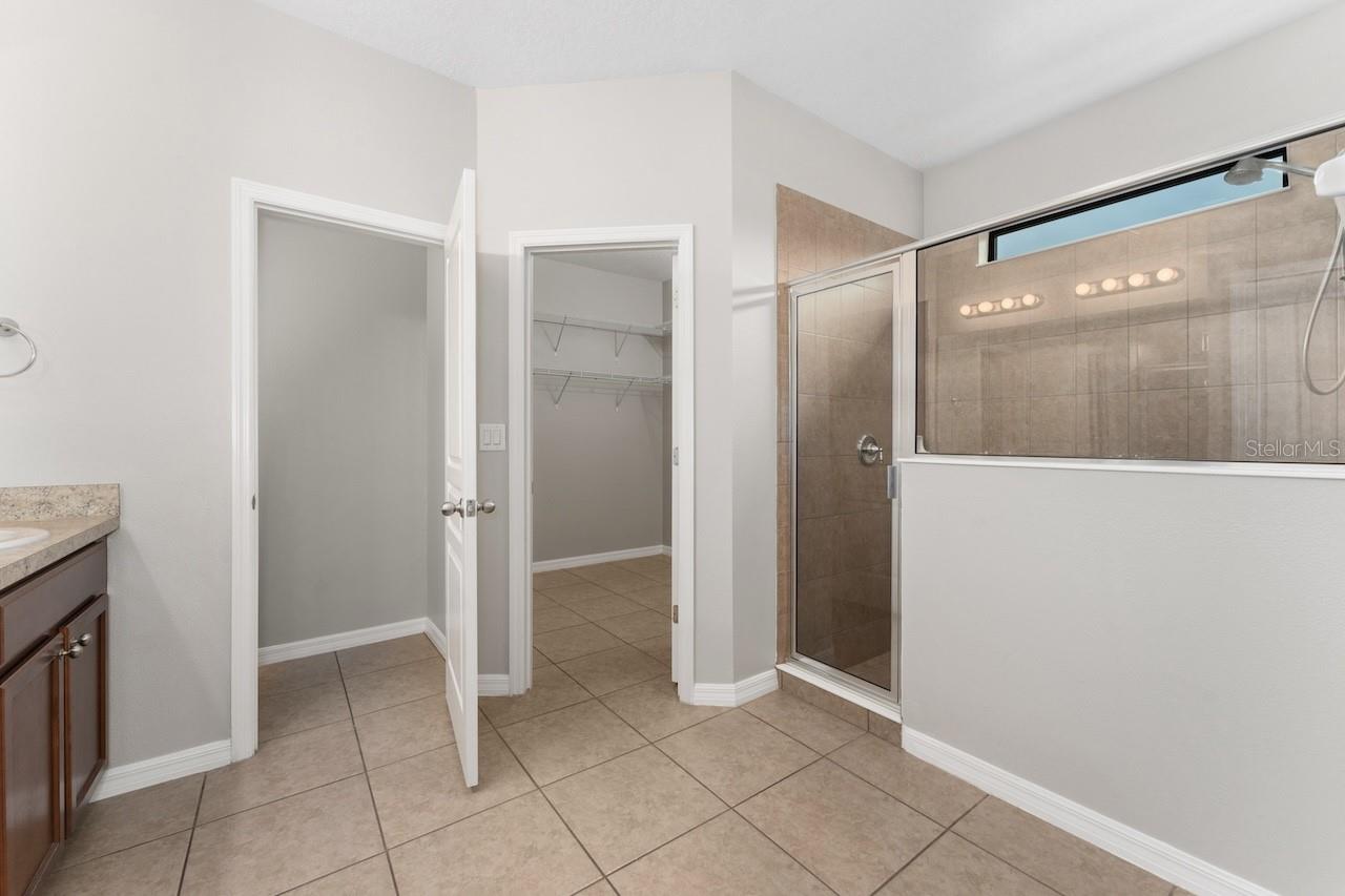Image 10 of 26 For 940 Vicenza Street